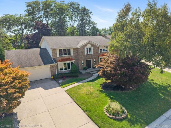 36233 Trenton Court , Farmington Hills, Mi 48335