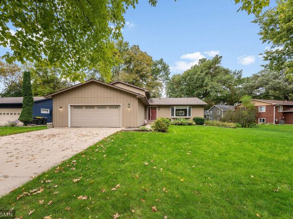 1003 Shady Oak Drive, North Mankato, MN 56003