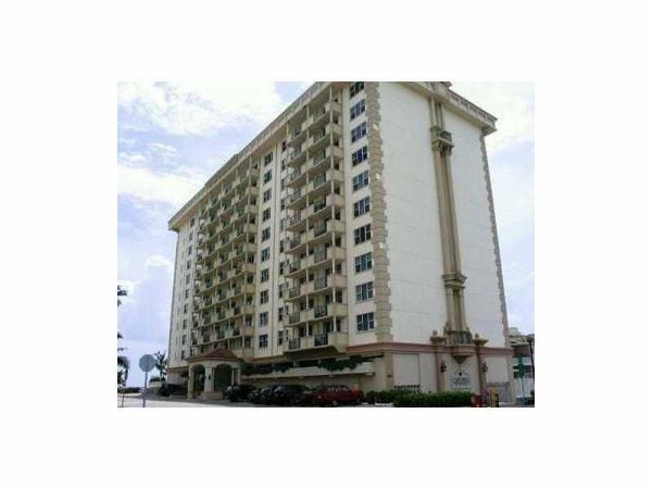 9195 COLLINS Avenue, Unit 709, Surfside, FL 33154