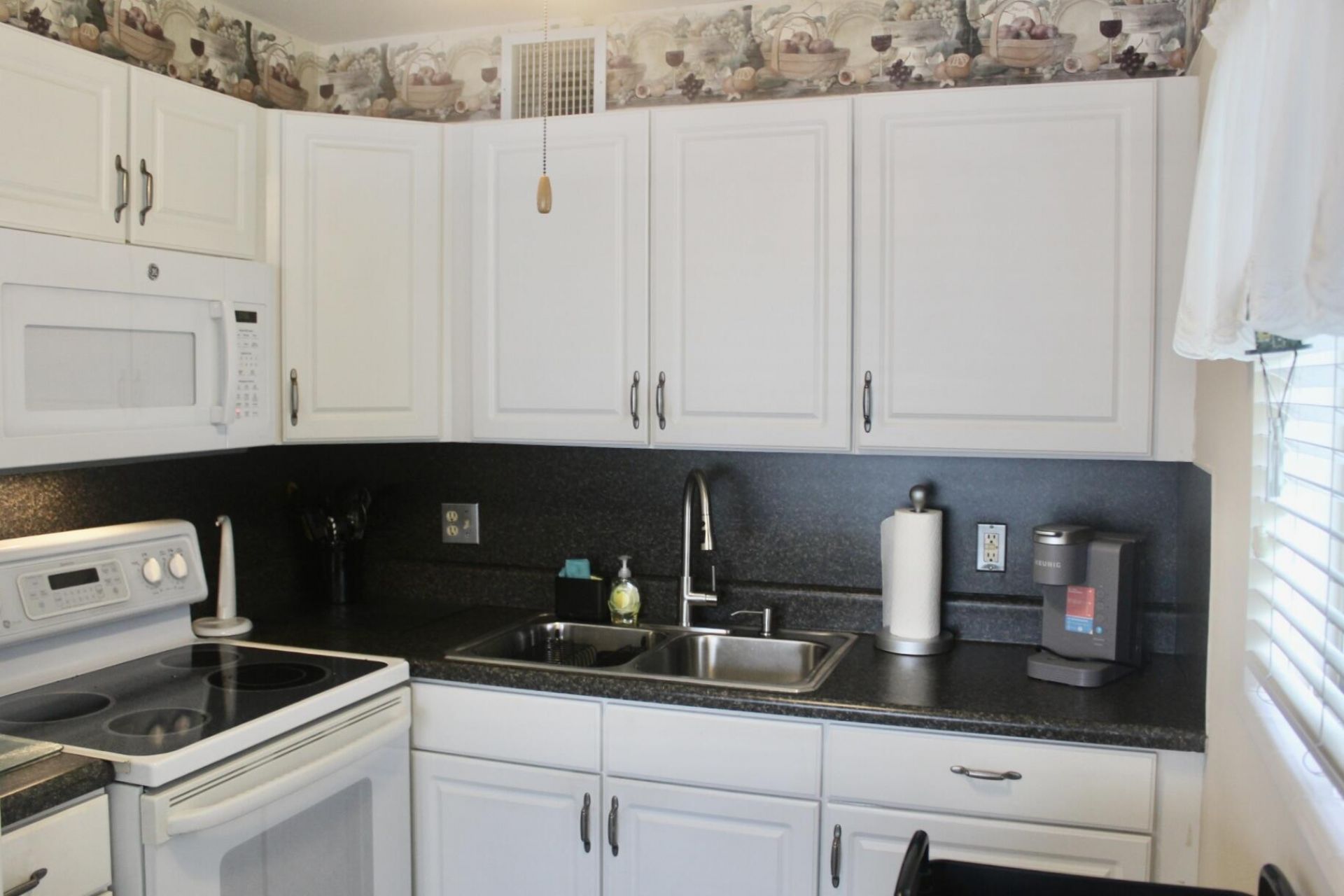2440 Lake Osborne Drive, Unit 105, Lake Worth Beach, FL 33461 Photo