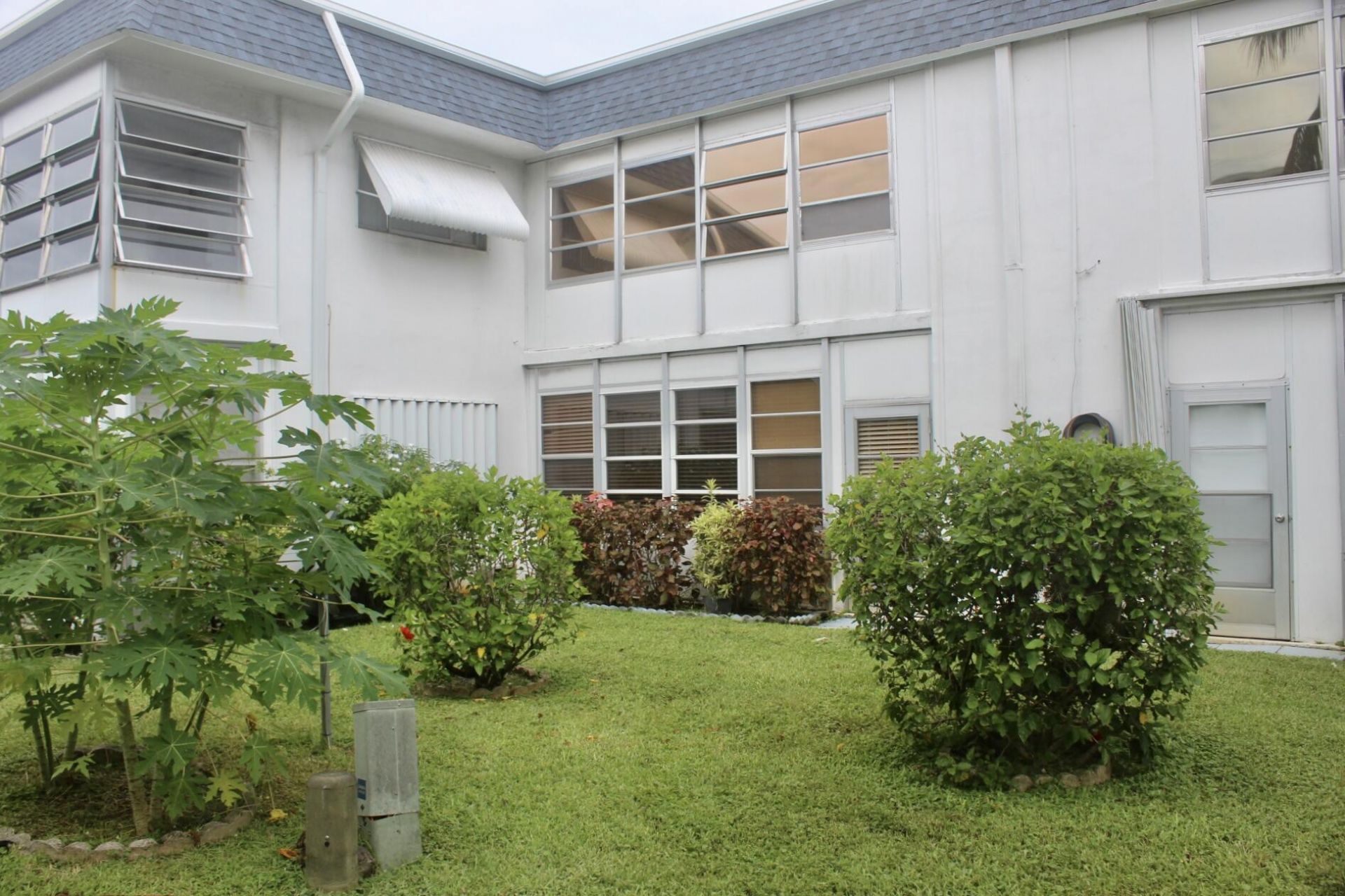 2440 Lake Osborne Drive, Unit 105, Lake Worth Beach, FL 33461 Photo