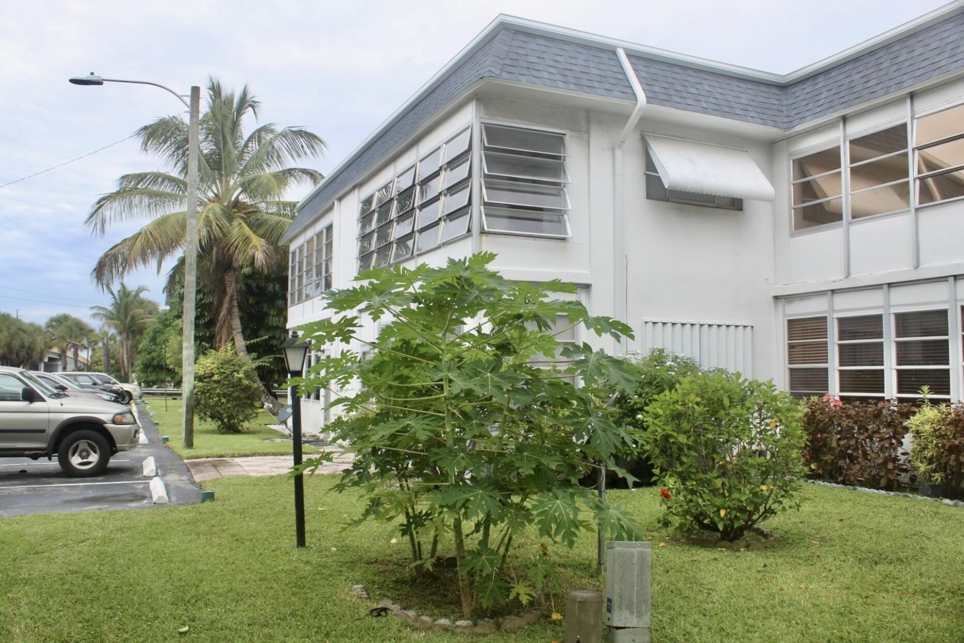 2440 Lake Osborne Drive, Unit 105, Lake Worth Beach, FL 33461 Photo
