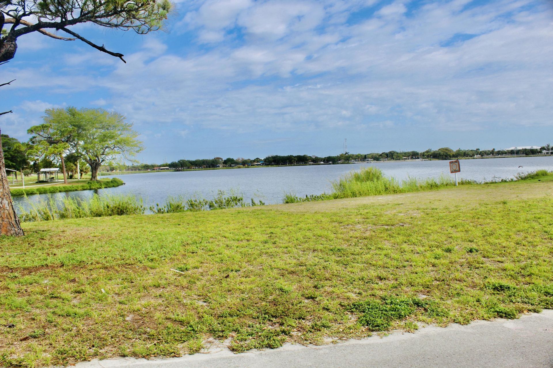 2440 Lake Osborne Drive, Unit 105, Lake Worth Beach, FL 33461 Photo