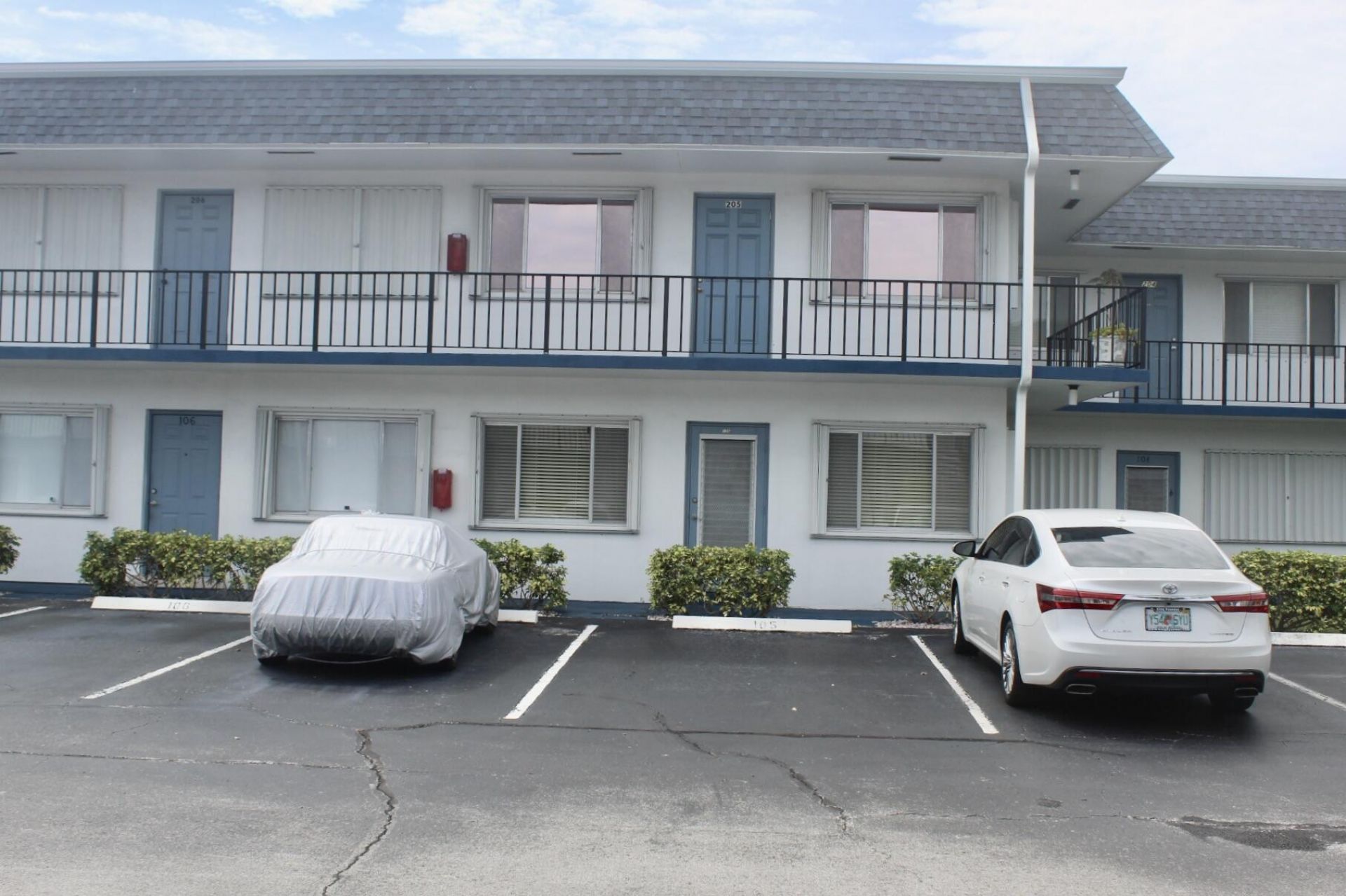 2440 Lake Osborne Drive, Unit 105, Lake Worth Beach, FL 33461 Photo