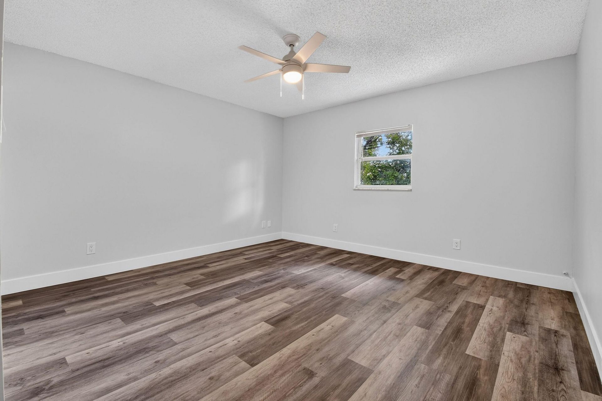 1025 W 7th Street, Riviera Beach, FL 33404 Photo