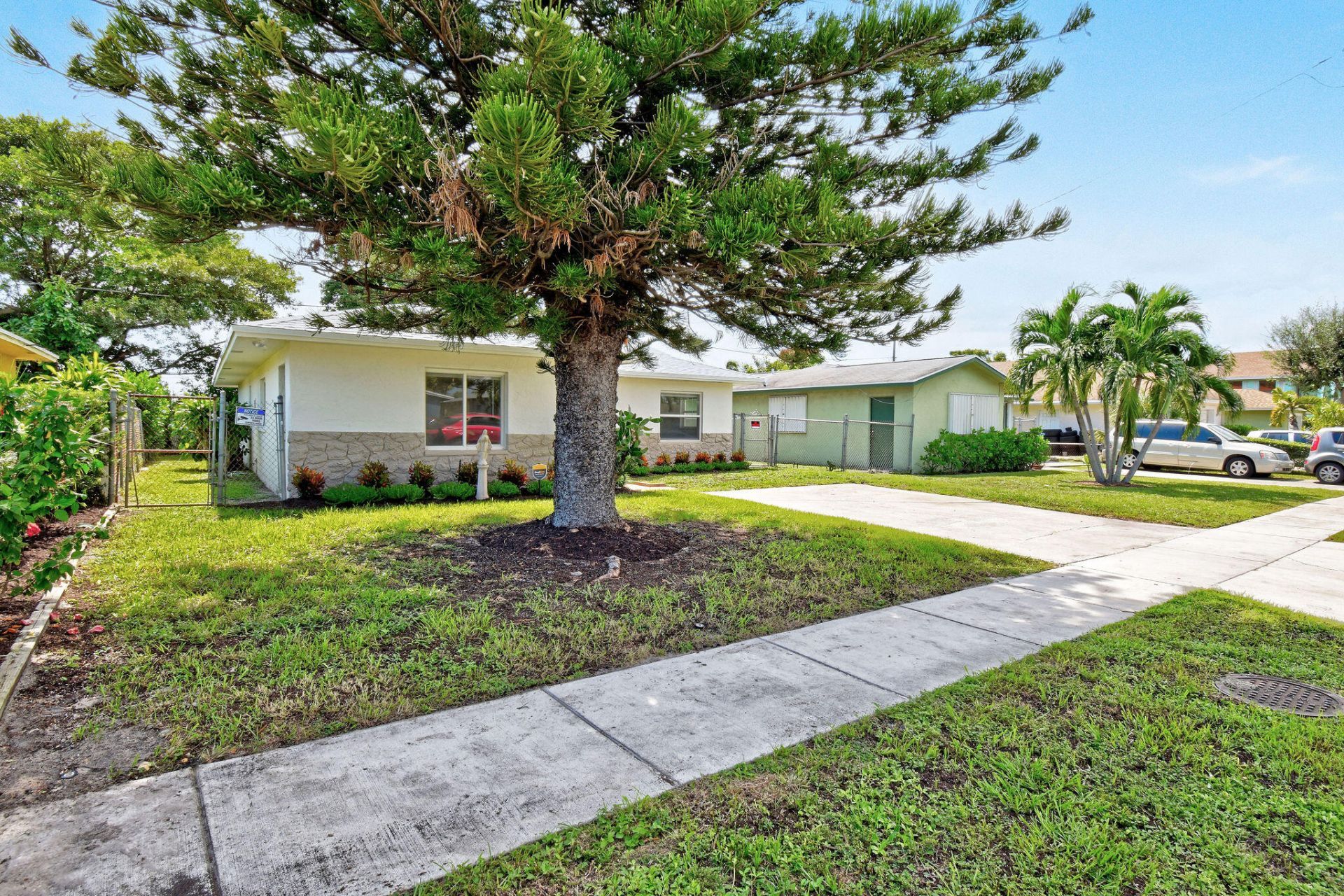 1025 W 7th Street, Riviera Beach, FL 33404 Photo