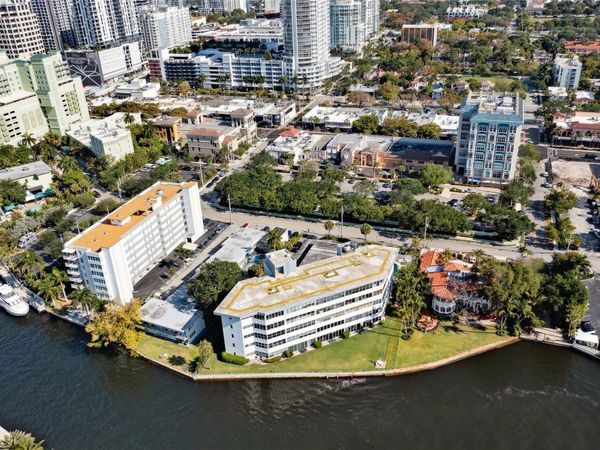 818 SE 4TH Street, Unit 201, Fort Lauderdale, FL 33301