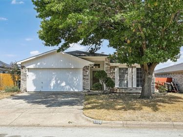5558 Heatherglen Terrace, Fort Worth, TX 76179
