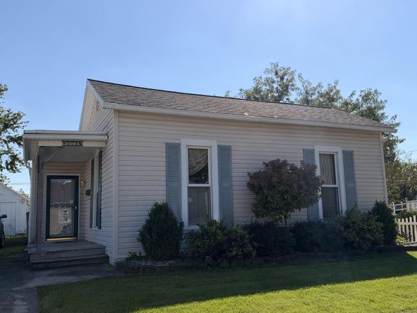 301 W Plum Street, Wapakoneta, OH 45895