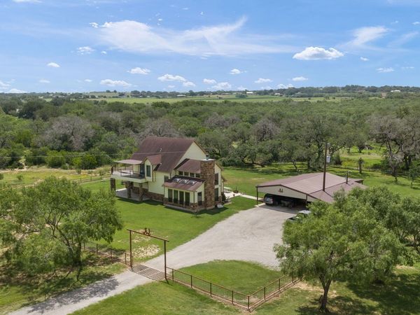 11970 SULPHUR SPRINGS RD, Adkins, TX 78101