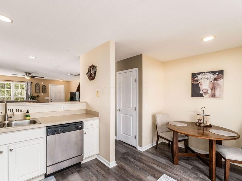 6358 Needletail Road, Unit 27, Columbus, OH 43230 Photo 10