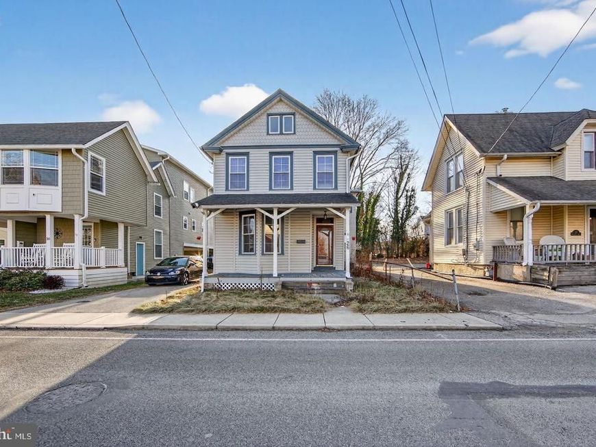 26 Waterloo Avenue, Berwyn, PA 19312 Main Photo
