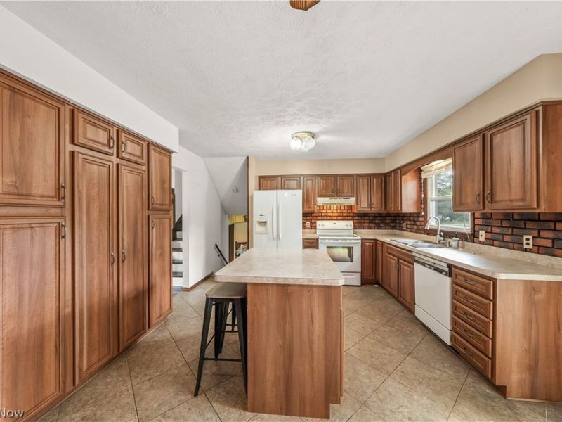 620 Ophelia Street, Newton Falls, OH 44444 Photo 8