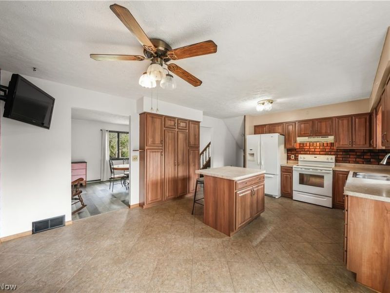 620 Ophelia Street, Newton Falls, OH 44444 Photo 9
