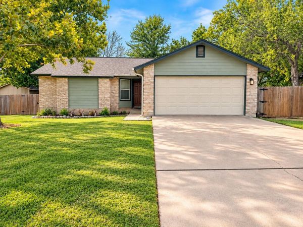 305 Meadowcreek CIR, Round Rock, TX 78664