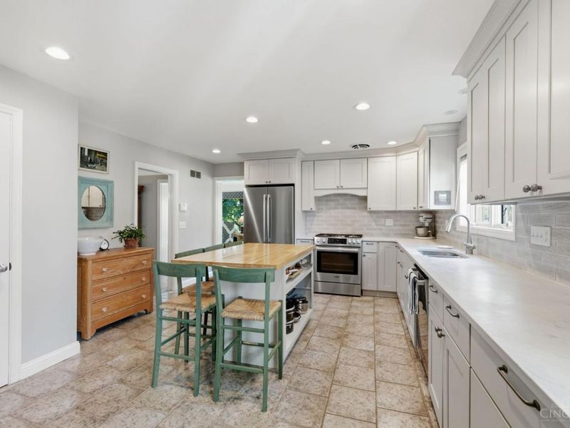 6626 Rollaway Road, Madeira, OH 45236 Photo 9