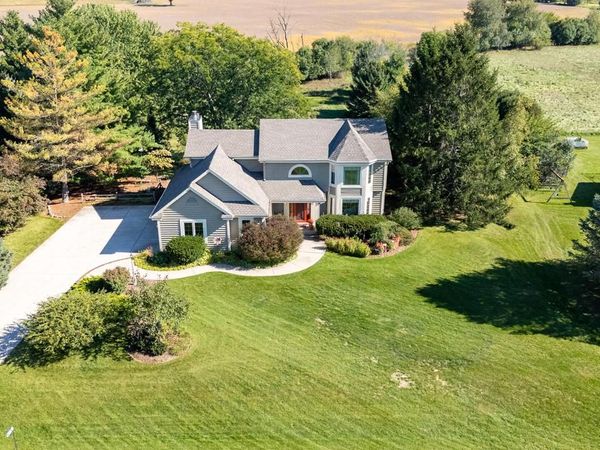1481 Rivers Edge PARKWAY, Oconomowoc, WI 53066