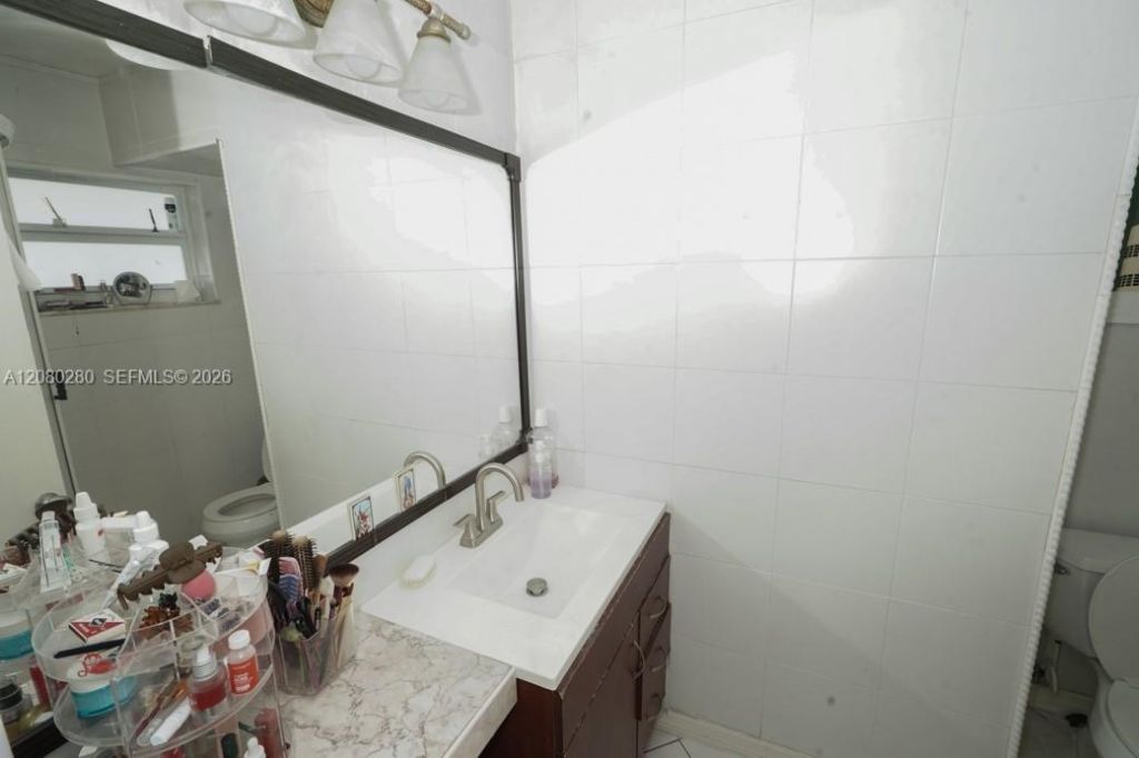1780 NE 191st St, Unit 605-2, Miami, FL 33179 Photo