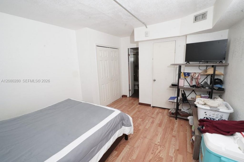 1780 NE 191st St, Unit 605-2, Miami, FL 33179 Photo