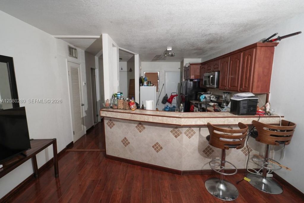 1780 NE 191st St, Unit 605-2, Miami, FL 33179 Photo