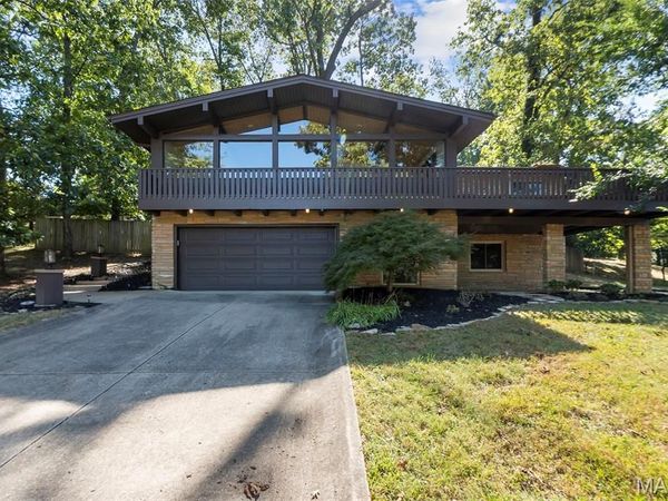 1929 W Cape Rock Drive , Cape Girardeau, MO 63701