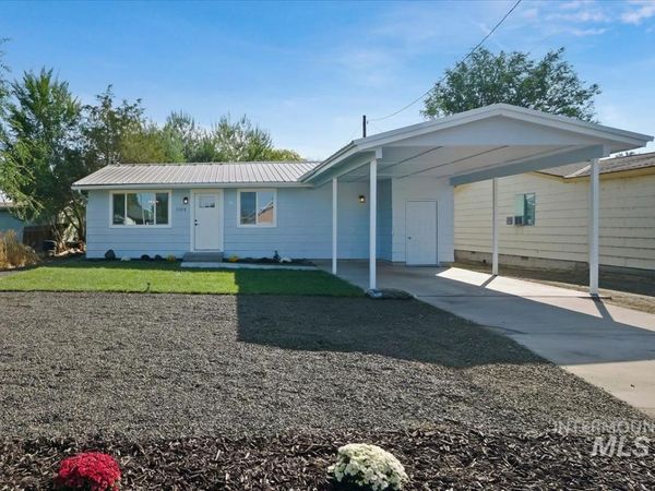1104 S Johns, Emmett, ID 83617