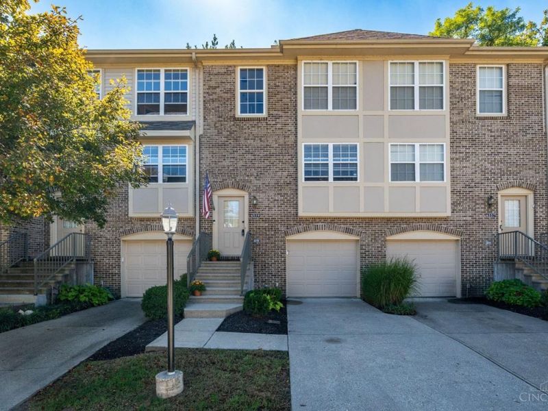 6559 Silverfox Drive, Cincinnati, OH 45230 Photo 2