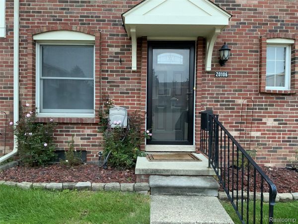 20106 Great Oak Circle S, Unit 176, Clinton Township, Mi 48317