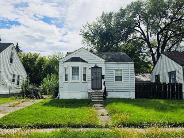 18914 Elkhart Street , Harper Woods, Mi 48225