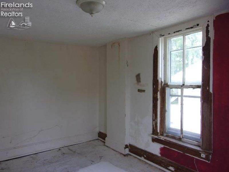 225 E South Street, Fostoria, OH 44830 Photo 10