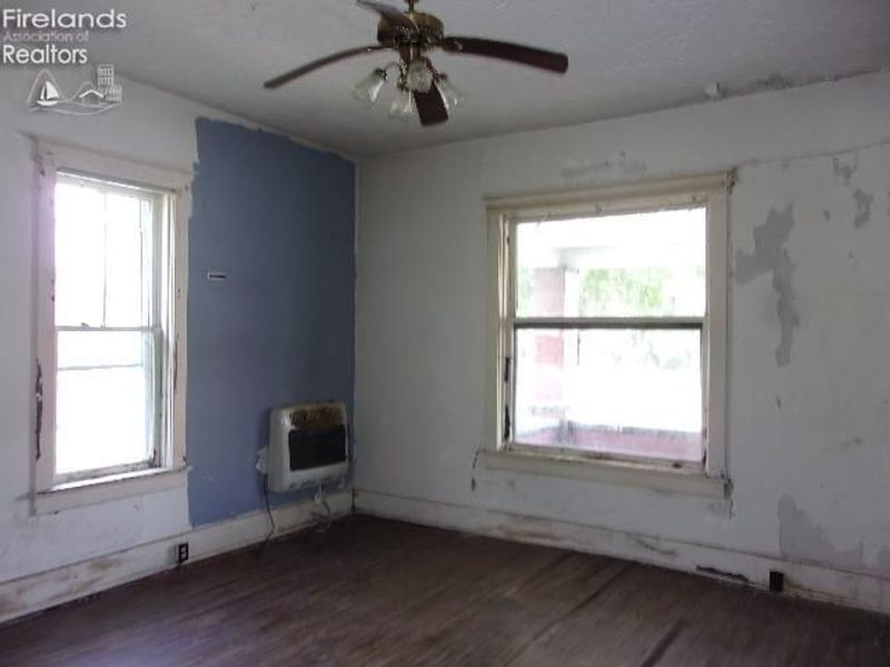 225 E South Street, Fostoria, OH 44830 Photo 4