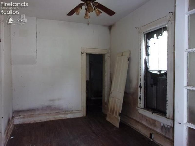 225 E South Street, Fostoria, OH 44830 Photo 5