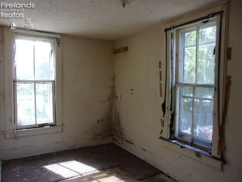 225 E South Street, Fostoria, OH 44830 Photo 8