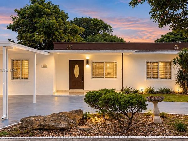 951 E 18th St , Hialeah, FL 33013