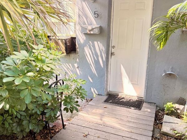 1111 N 22nd Ave , Unit 5, Hollywood, FL 33020