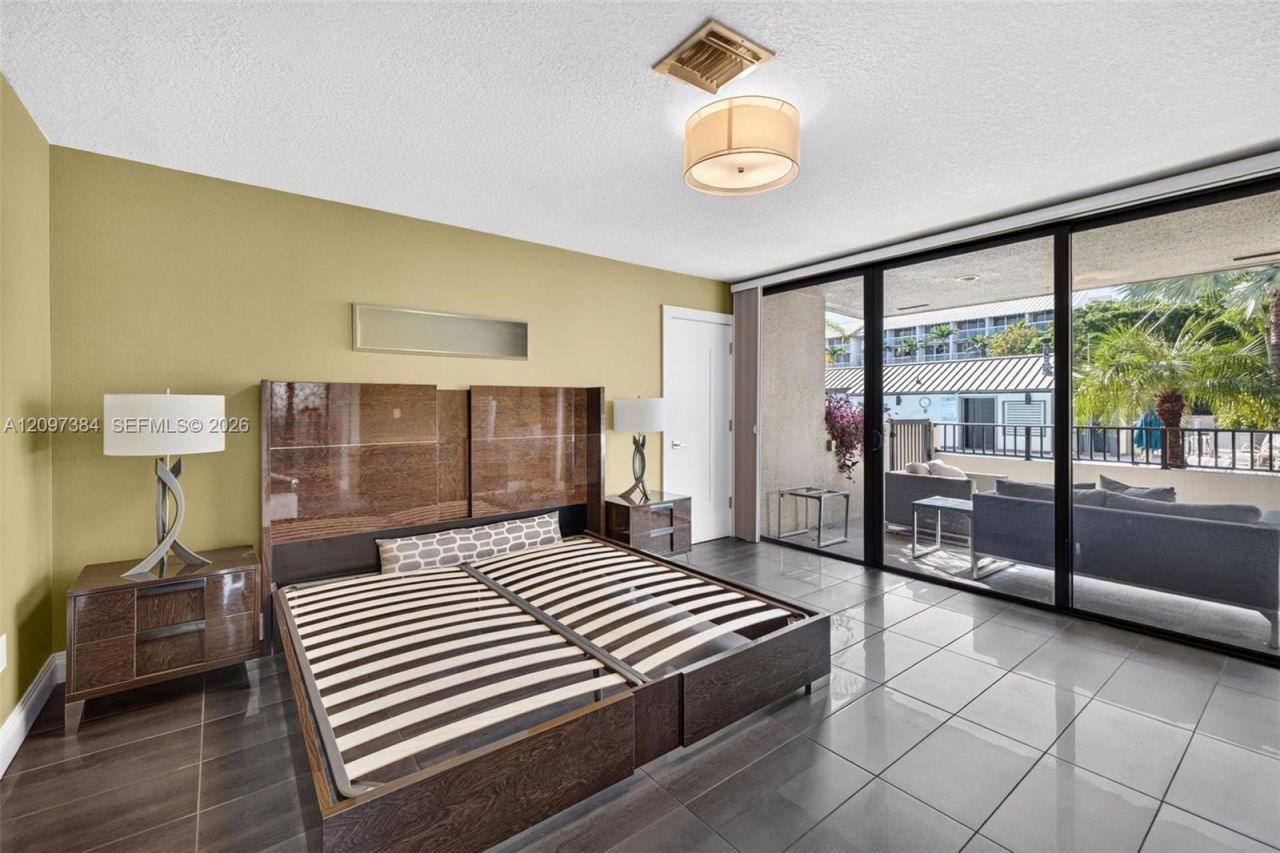 8 Port Side Dr , Unit 8A, Fort Lauderdale, FL 33316 Photo