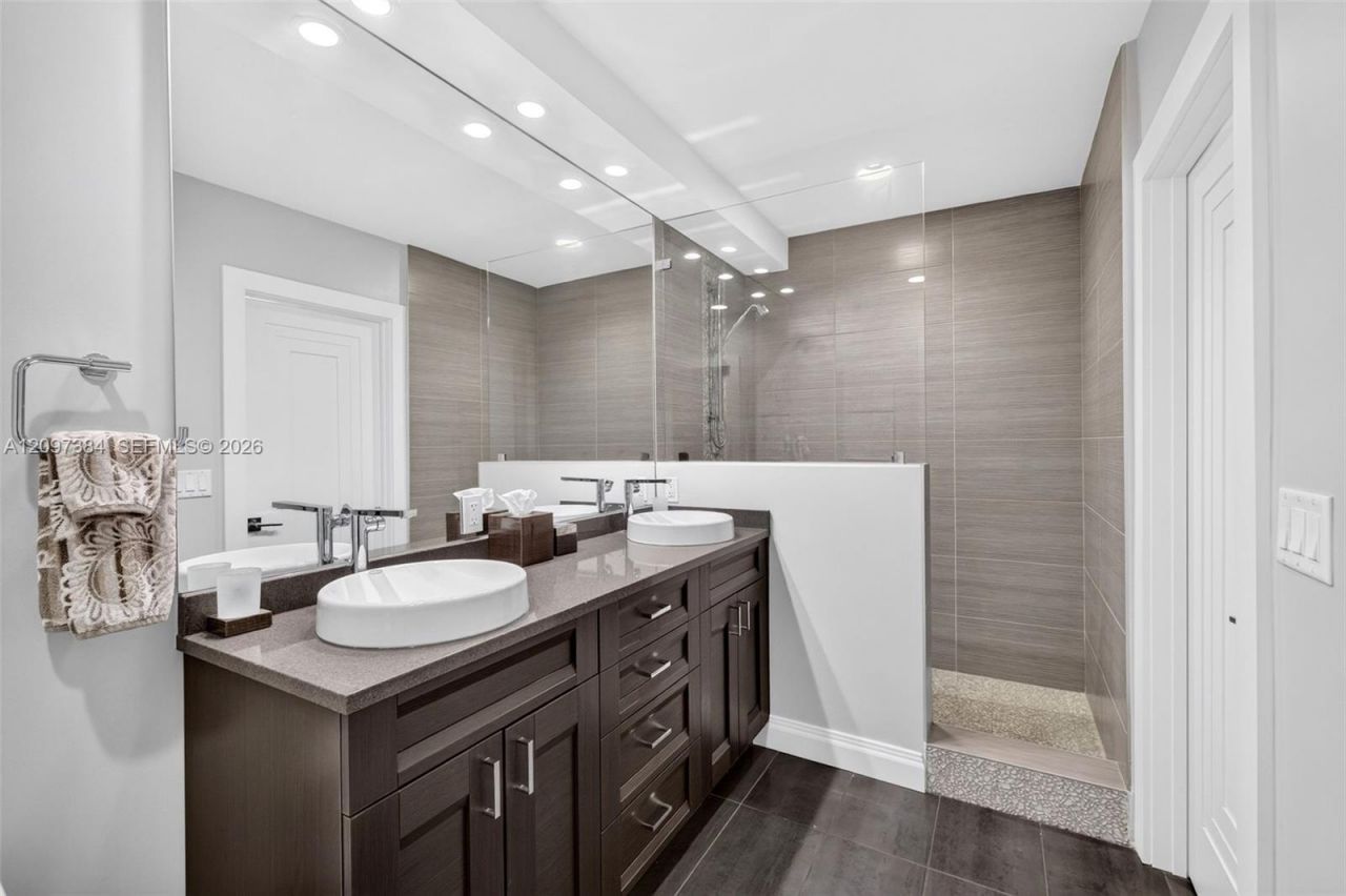 8 Port Side Dr , Unit 8A, Fort Lauderdale, FL 33316 Photo