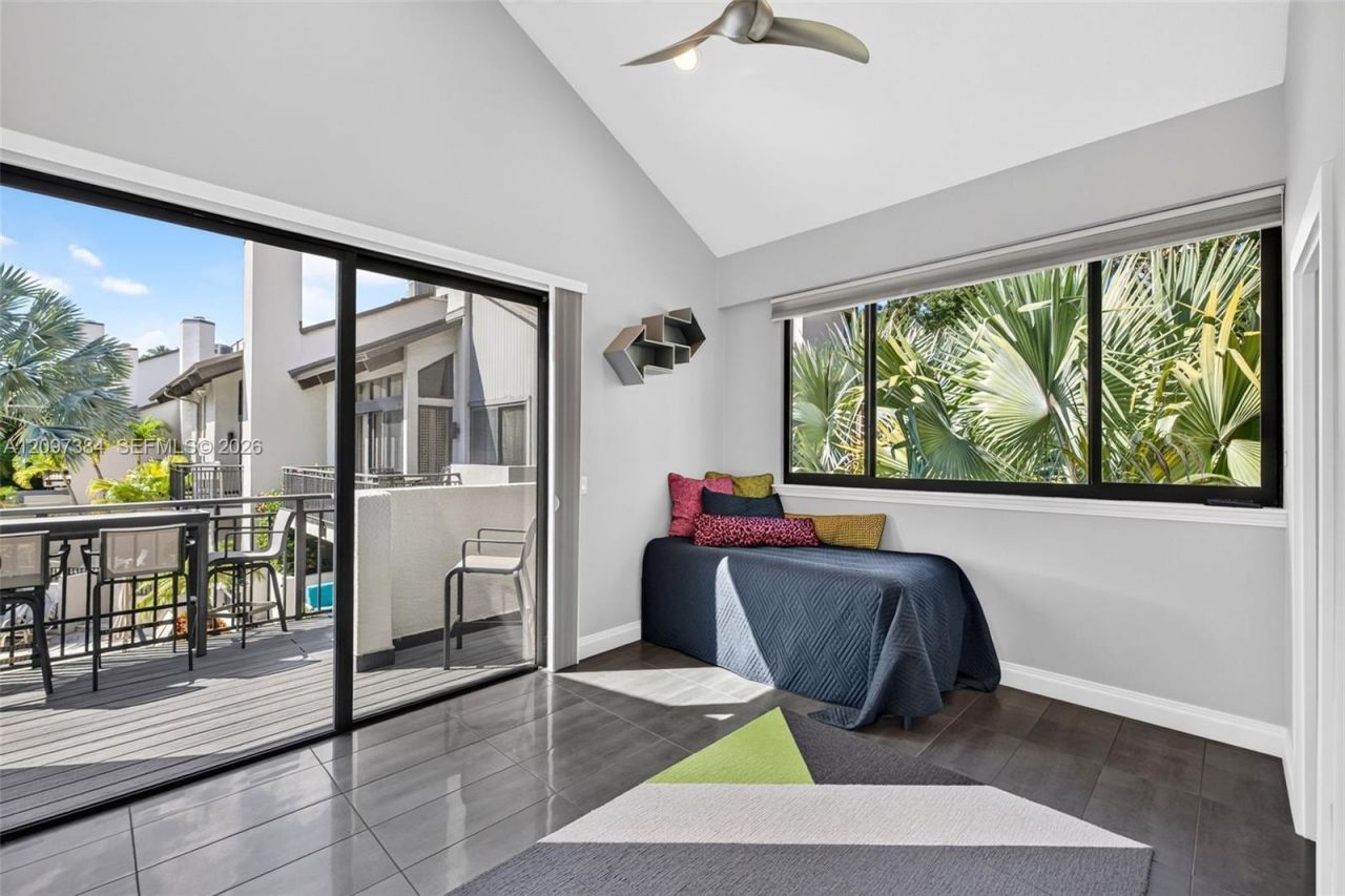 8 Port Side Dr , Unit 8A, Fort Lauderdale, FL 33316 Photo