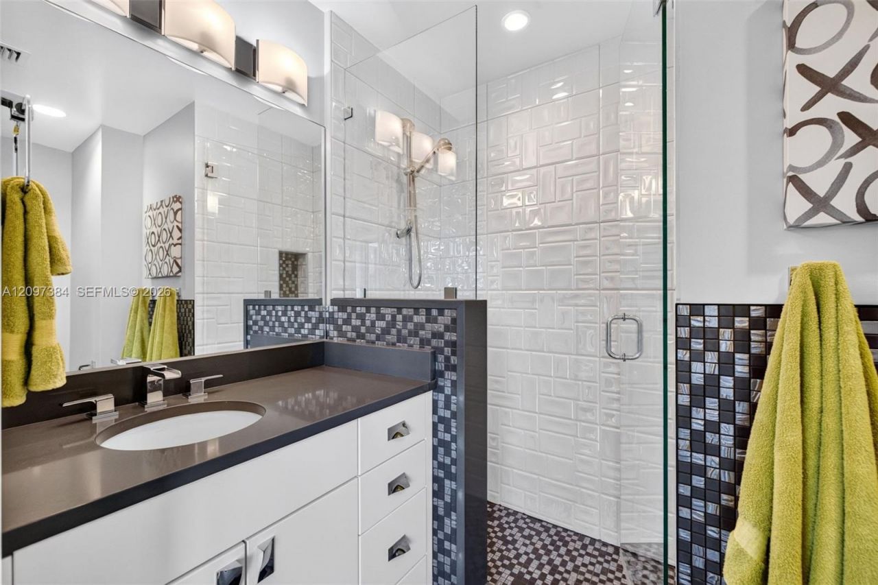 8 Port Side Dr , Unit 8A, Fort Lauderdale, FL 33316 Photo