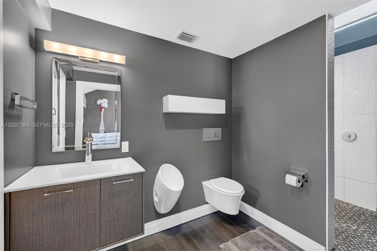 8 Port Side Dr , Unit 8A, Fort Lauderdale, FL 33316 Photo