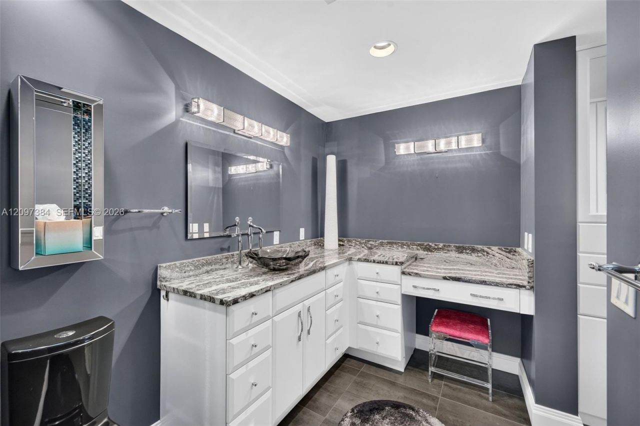 8 Port Side Dr , Unit 8A, Fort Lauderdale, FL 33316 Photo