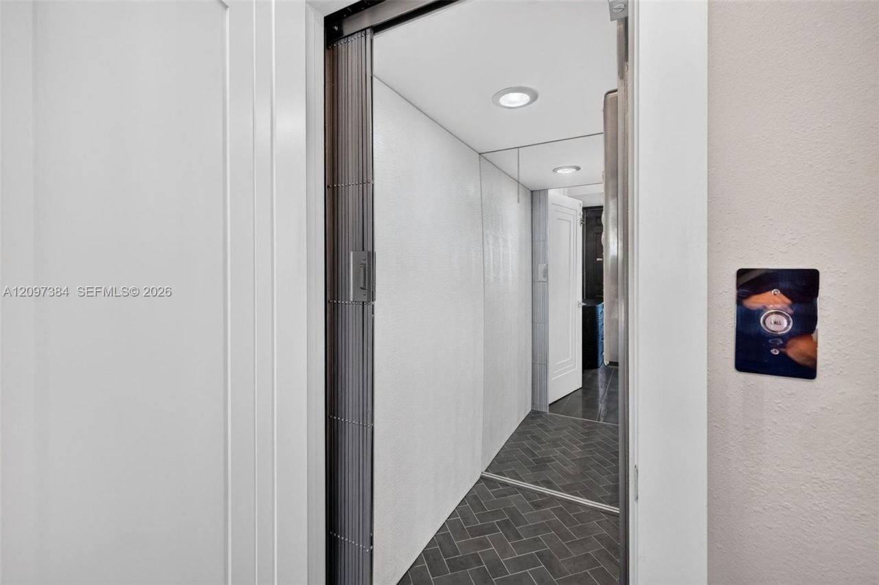 8 Port Side Dr , Unit 8A, Fort Lauderdale, FL 33316 Photo