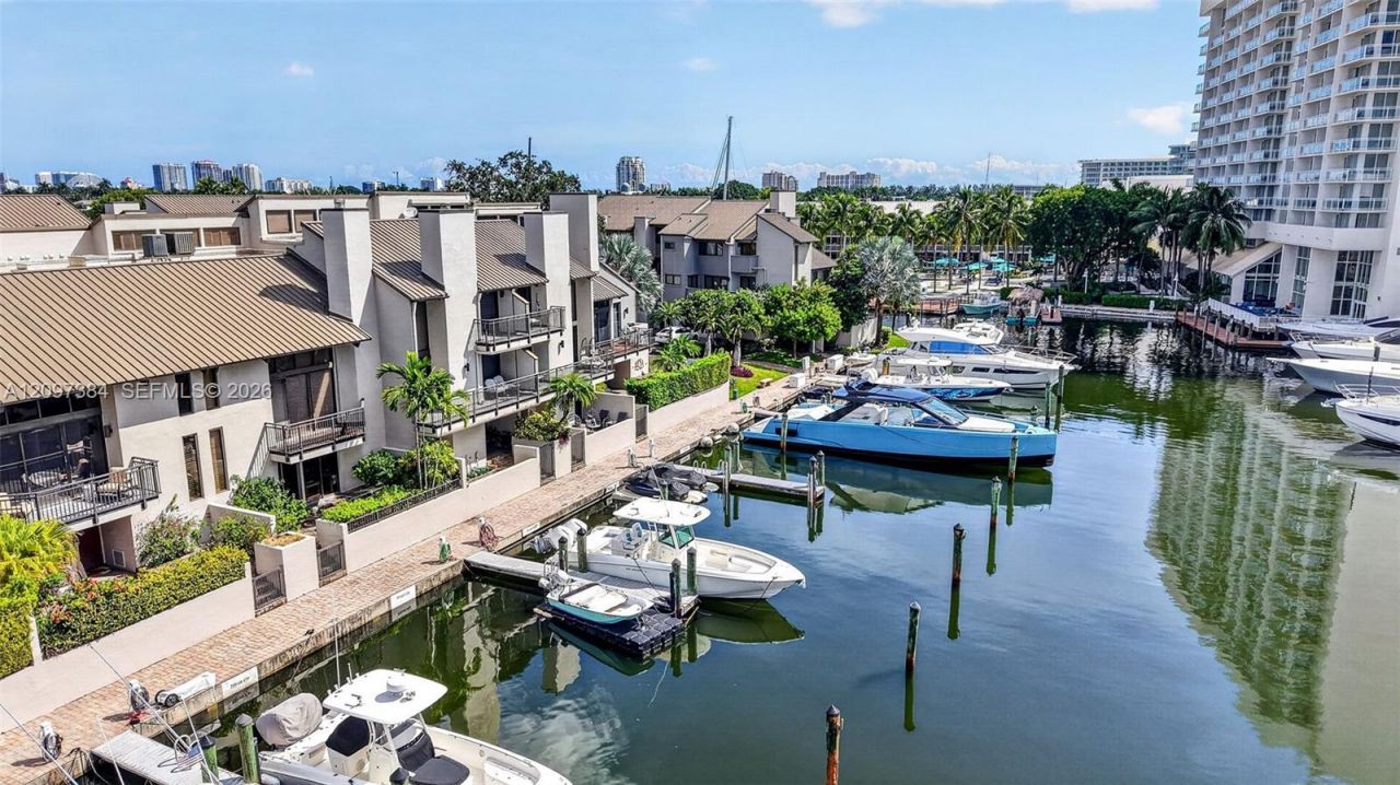 8 Port Side Dr , Unit 8A, Fort Lauderdale, FL 33316 Photo