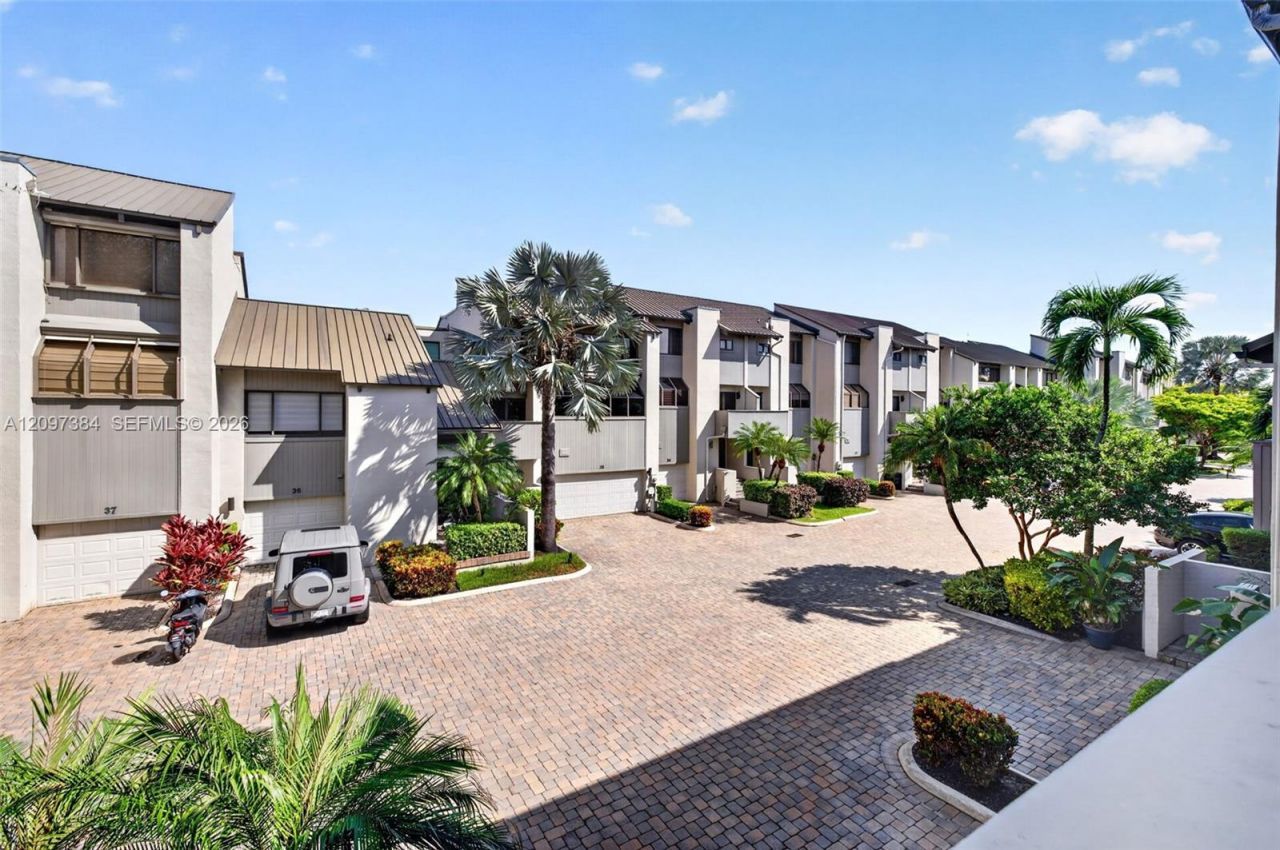 8 Port Side Dr , Unit 8A, Fort Lauderdale, FL 33316 Photo