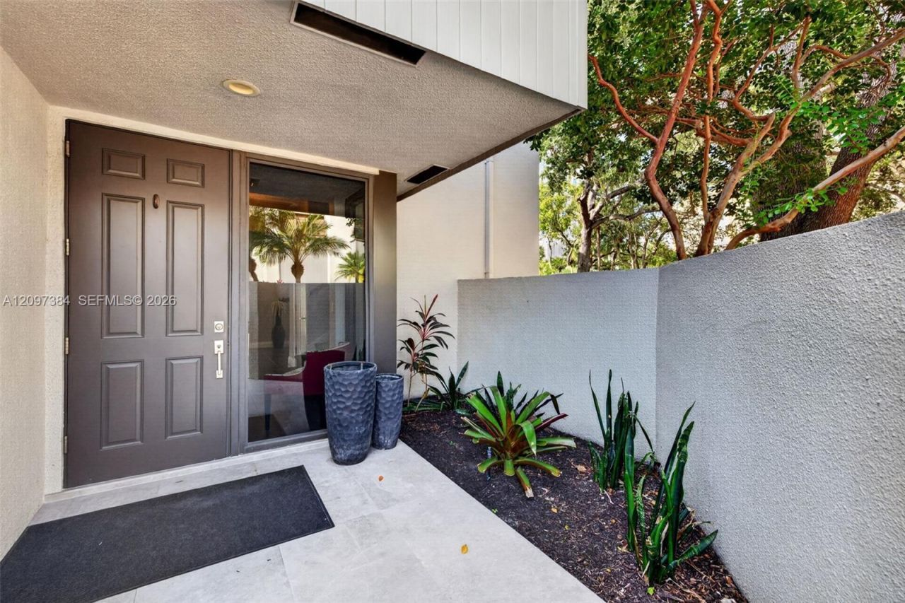8 Port Side Dr , Unit 8A, Fort Lauderdale, FL 33316 Photo