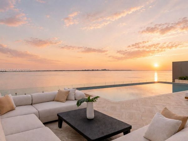 5 Grove Isle Dr , Unit PH M02, Miami, FL 33133