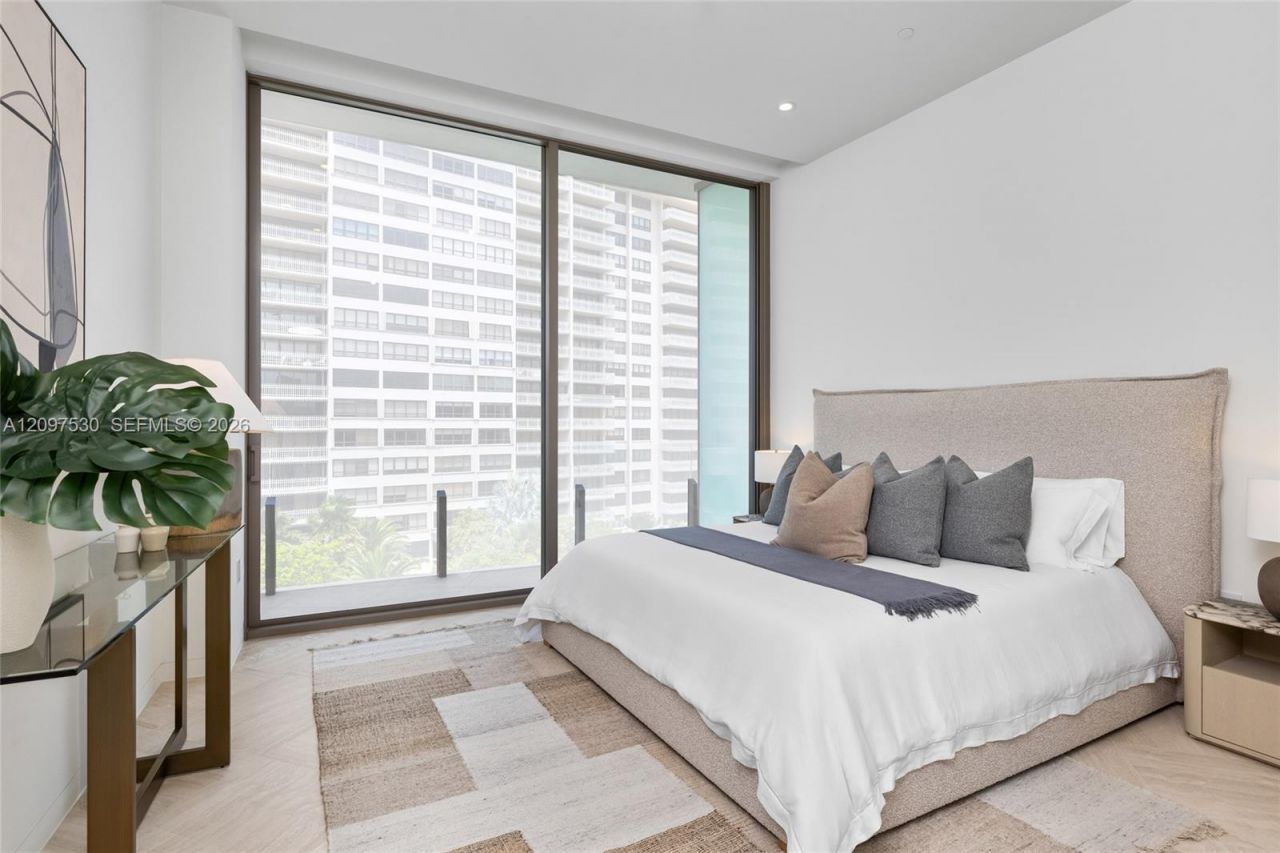 5 Grove Isle Dr , Unit PH M02, Miami, FL 33133 Photo