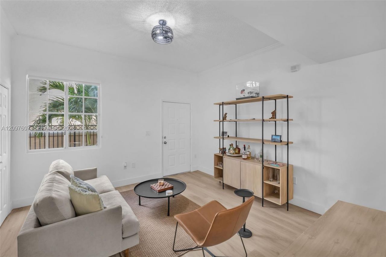 2921 NE 185th St (remodeled), Unit 1203, Aventura, FL 33180 Photo