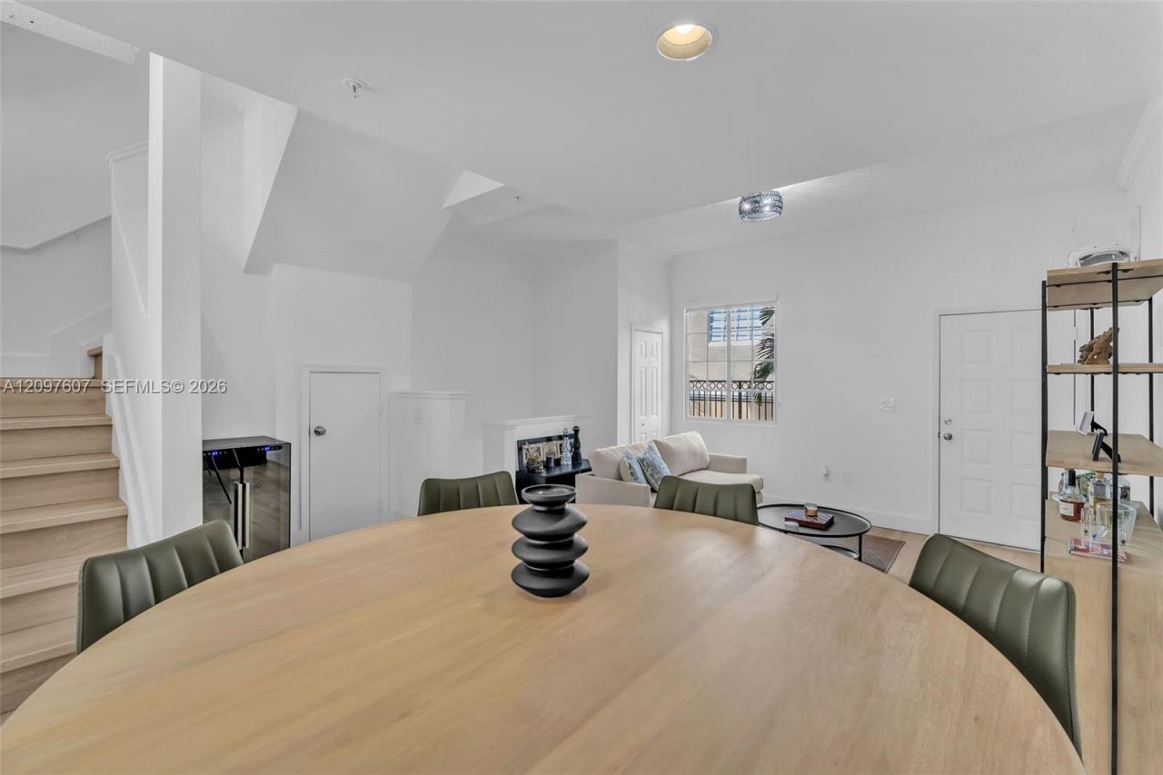 2921 NE 185th St (remodeled), Unit 1203, Aventura, FL 33180 Photo