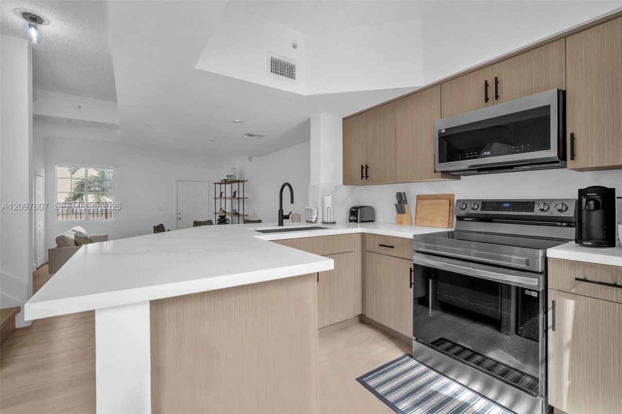 2921 NE 185th St (remodeled), Unit 1203, Aventura, FL 33180 Photo